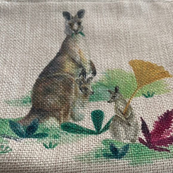 Kangaroo Print Cotton Zippered LIVE IN ART Organizer Pouch 🦘 - Picture 4 of 14